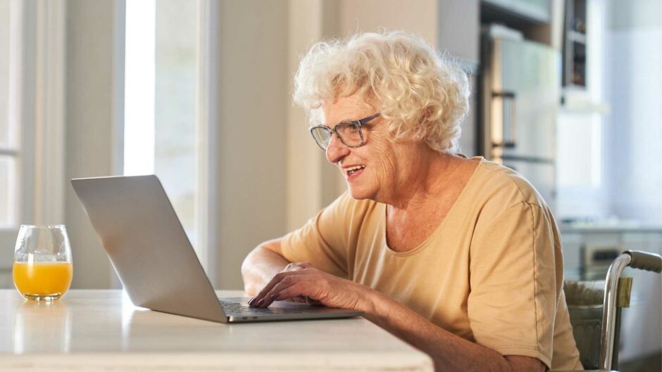 Best Computer for Senior Adults